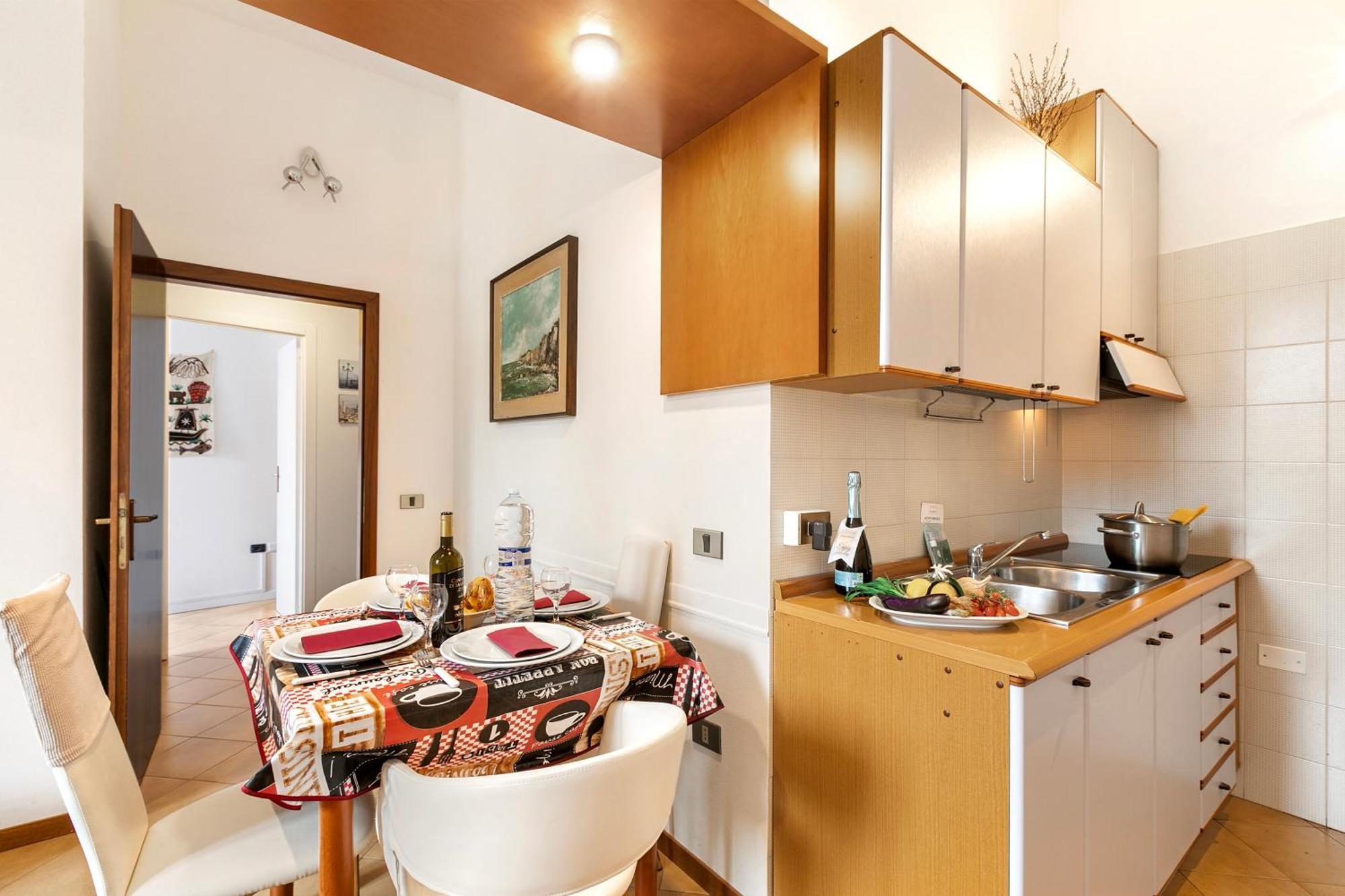 Lake View Historical Center Apartment - Happy Rentals Рива-дель-Гарда Экстерьер фото